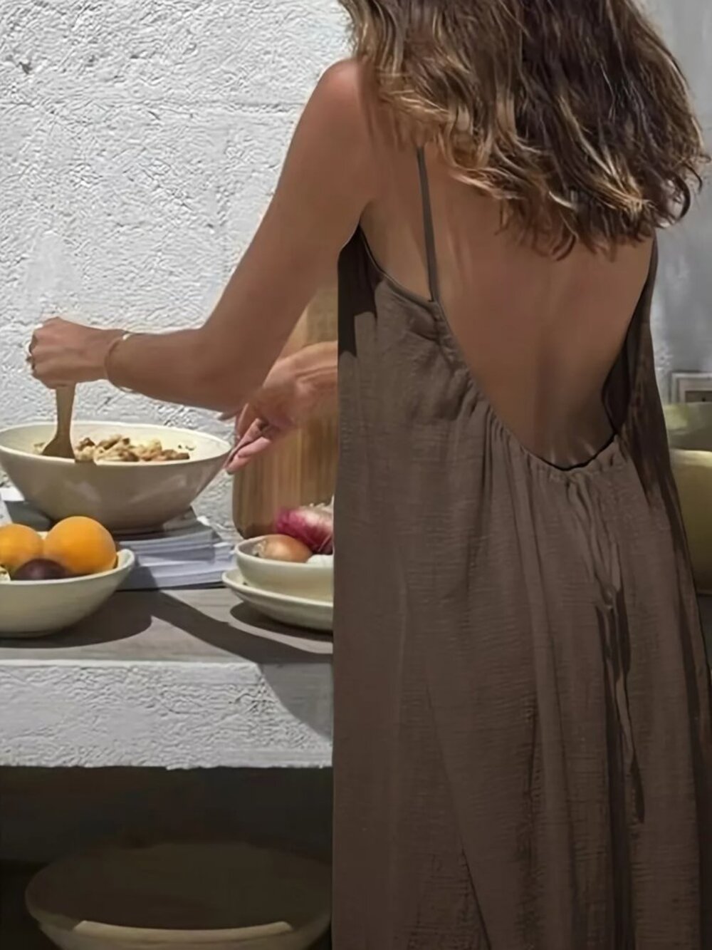 Backless Scoop Neck Maxi Dress - Picture 6 of 16